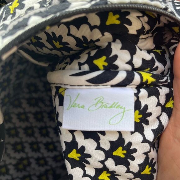 Vera Bradley, black&white w/neon yellow petals crossbody purse,adjustable handle - Picture 4 of 14